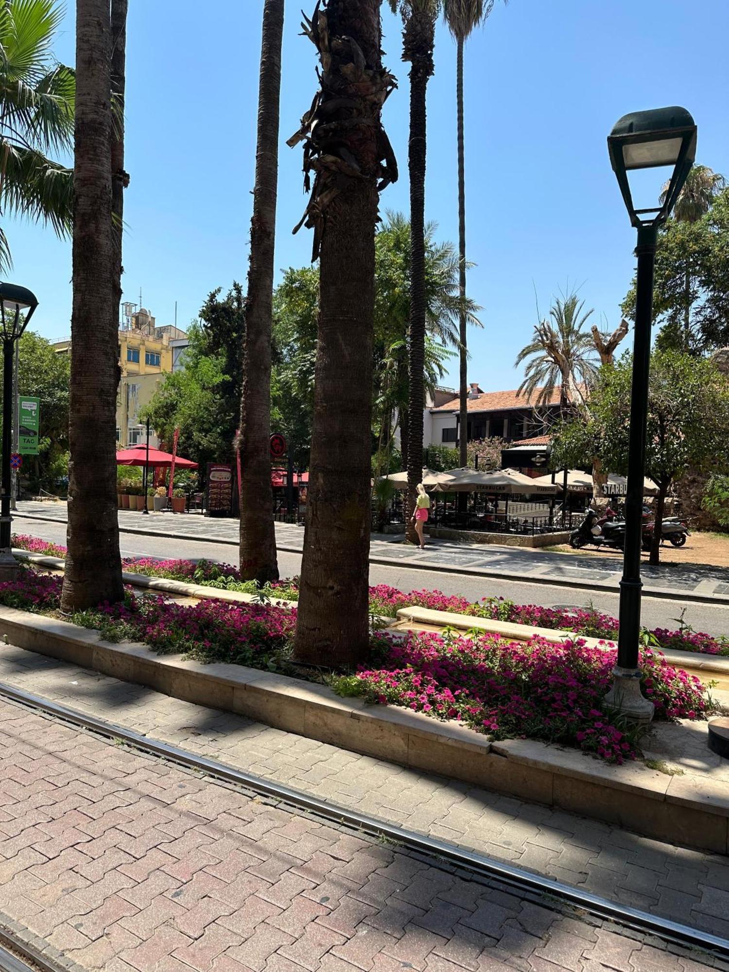Loost Town Inn Hotel Antalya Exterior foto